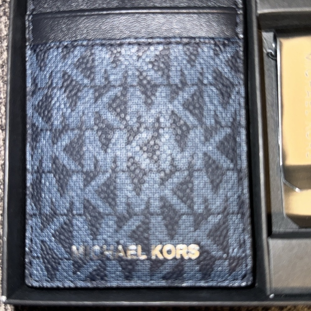 Michael Kors Money Clip NWT in box - Picture 3 of 7